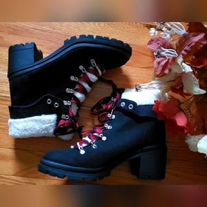 Black Lol Pop booties sz 10 women black w/red/black laces & white Faux fur NWOT